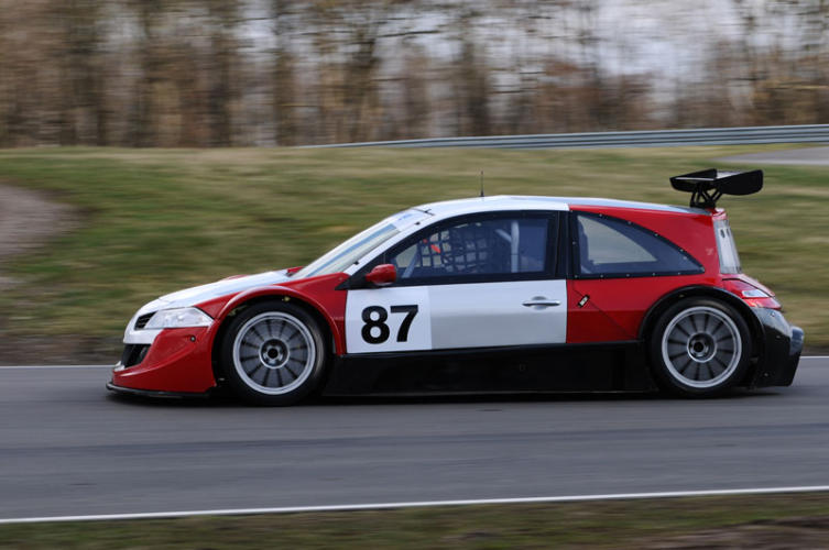 Megane-Racer-(19)